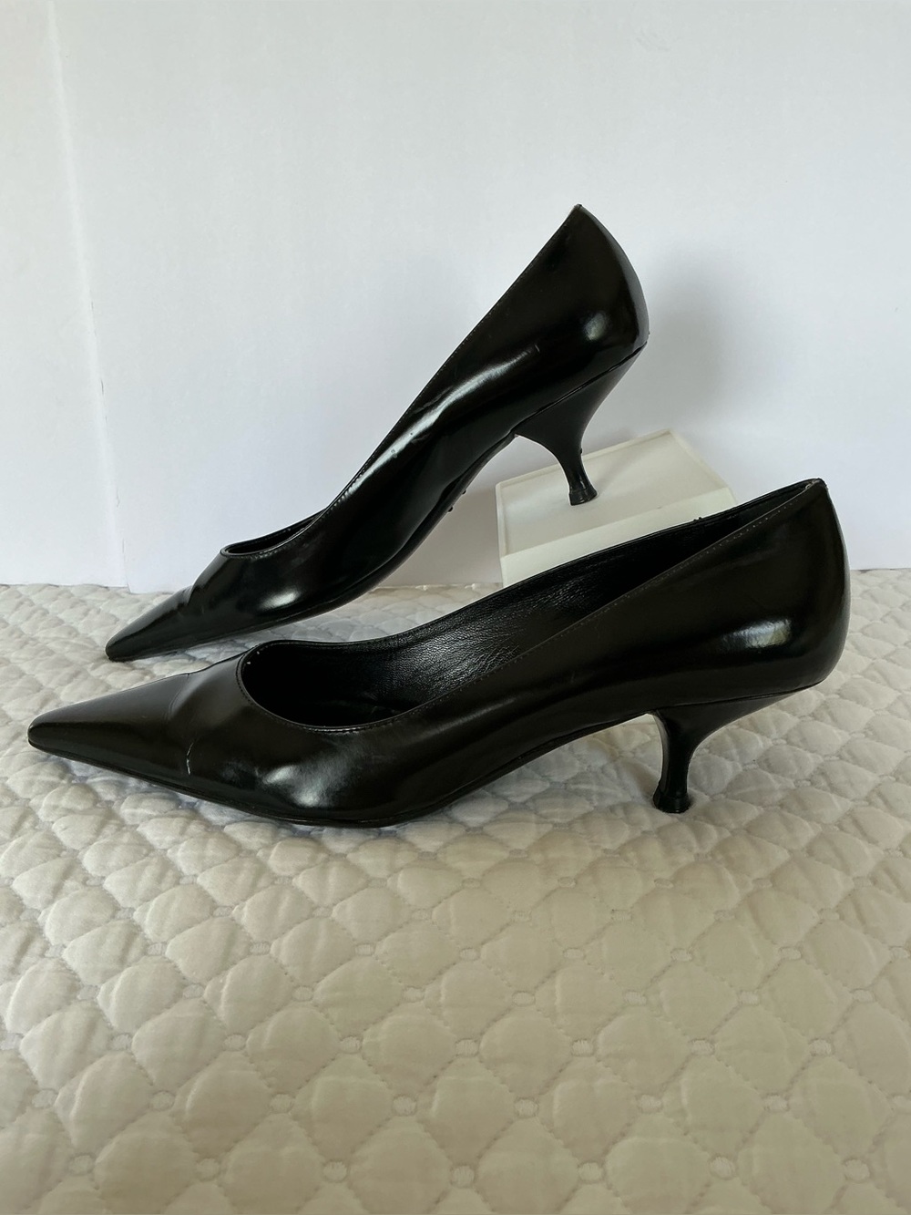 Prada Black Classic Patent Pointed-Toe Kitten Heels Pumps 37,5